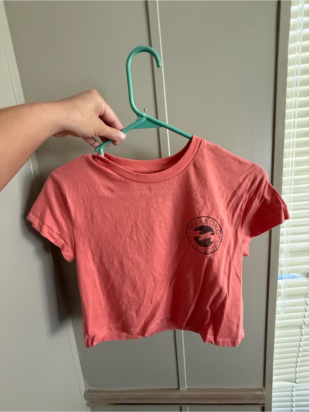 Billabong Coral Cropped Logo Tee size small